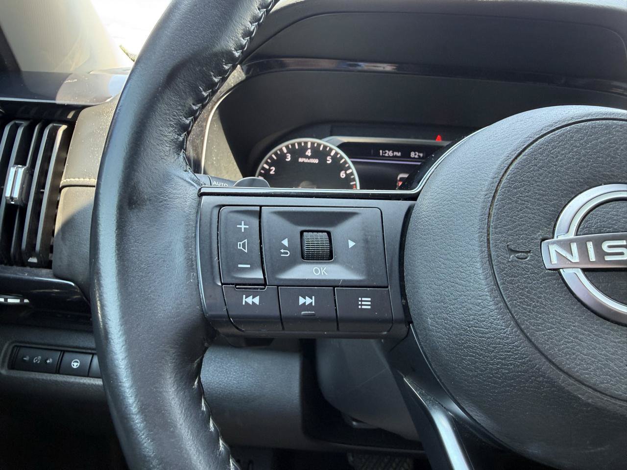 Used 2022 Nissan Pathfinder SV AWD/4WD image 24
