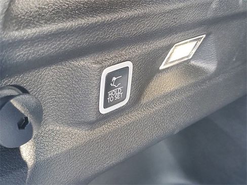 New 2025 Jeep Grand Cherokee L Altitude image 9