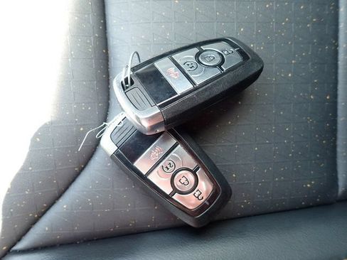 Certified 2025 Ford Maverick Tremor AWD/4WD image 31