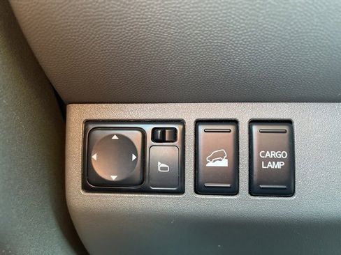 Used 2020 Nissan Frontier SV image 21