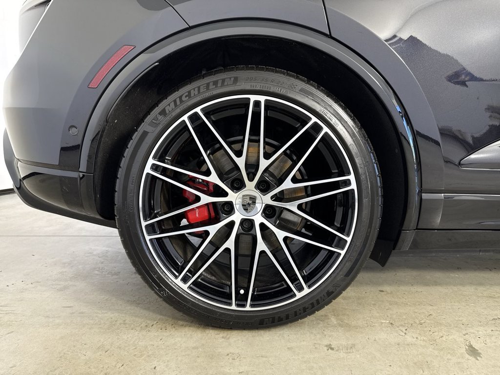 Certified 2025 Porsche Macan Turbo Electric AWD/4WD image 16