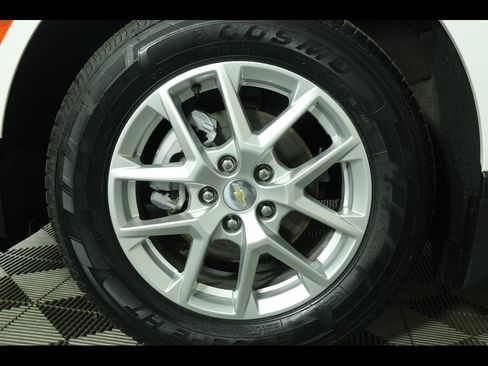 Used 2023 Chevrolet Equinox LT image 23