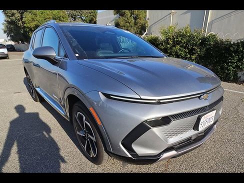 Used 2025 Chevrolet Equinox EV LT w/ Convenience Package image 2