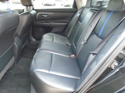 Used 2018 Nissan Altima 2.5 SR w/ SR Midnight Edition FWD image 10