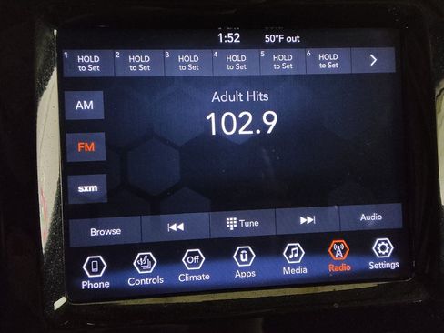 Used 2019 Jeep Cherokee Limited image 25