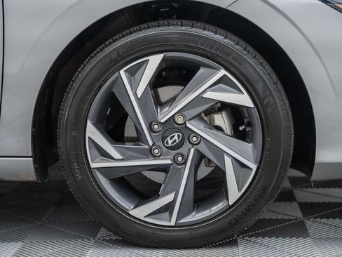 Used 2025 Hyundai Elantra Sport FWD image 15