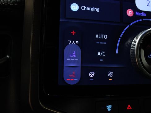 Used 2022 Ford F150 Lightning Lariat image 26