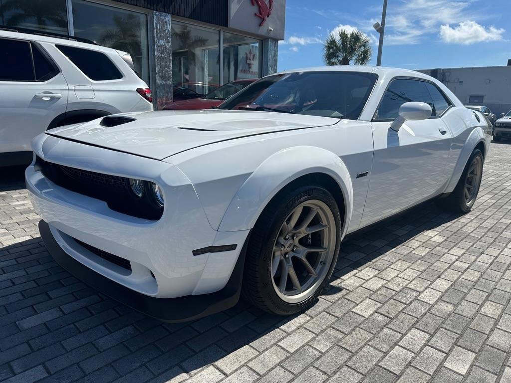 Used 2023 Dodge Challenger R/T Scat Pack RWD image 3