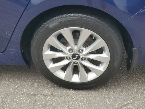 Used 2017 Kia Optima EX image 5