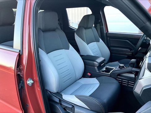 Used 2025 Toyota Tacoma TRD Off-Road image 7