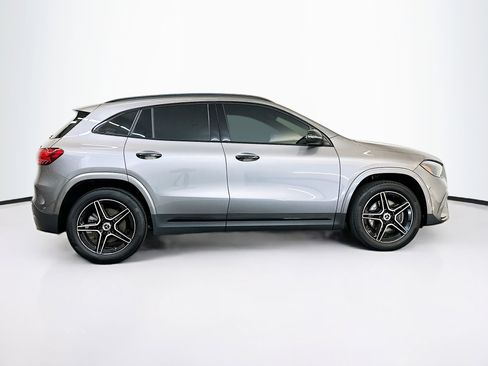 Used 2025 Mercedes-Benz GLA 250 4MATIC image 10