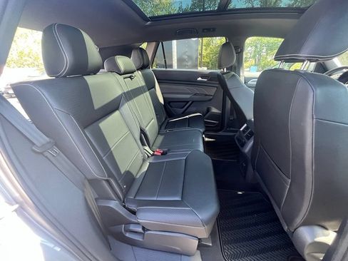 Certified 2023 Volkswagen Atlas Cross Sport SE w/ Panoramic Sunroof Package AWD/4WD image 27