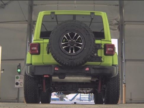 Used 2025 Jeep Wrangler Unlimited Rubicon AWD/4WD image 6