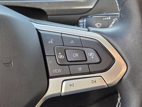 Certified 2023 Volkswagen Tiguan SE FWD image 25