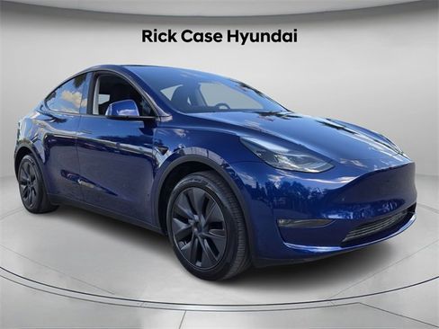 Used 2024 Tesla Model Y Long Range image 8