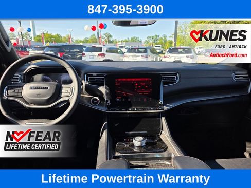 Used 2024 Jeep Wagoneer L Series II w/ Flexible Seating Group AWD/4WD image 13