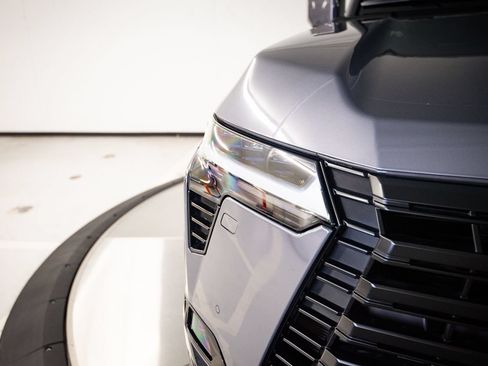 Used 2026 Lexus GX 550 w/ Accessory Package (31) AWD/4WD image 13