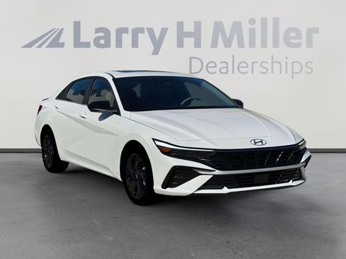 New 2026 Hyundai Elantra SEL Sport FWD image 11