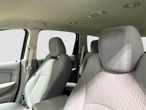 Used 2011 Chevrolet Traverse LS image 18