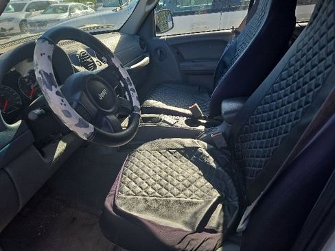 Used 2006 Jeep Liberty Sport AWD/4WD image 6