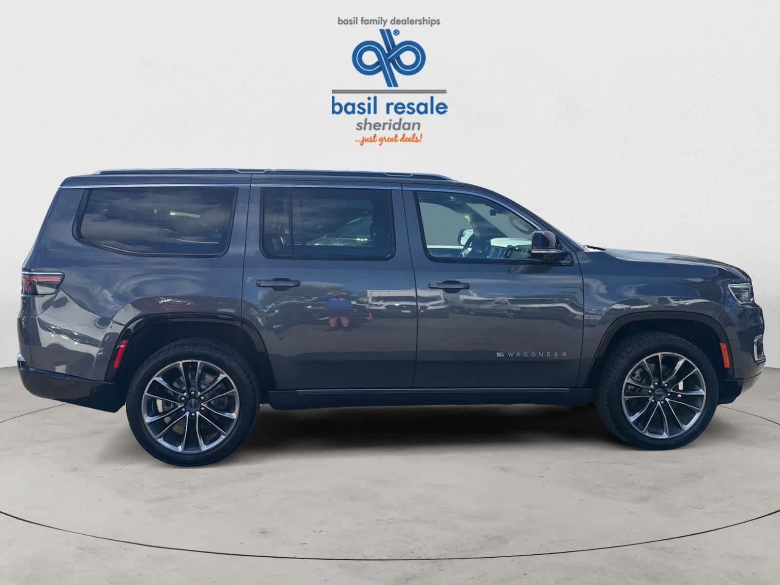 Used 2023 Jeep Wagoneer Series III w/ Premium Group I AWD/4WD image 8