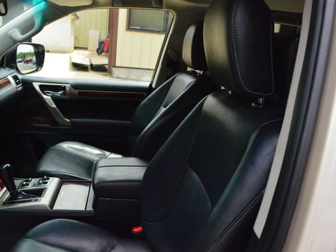 Used 2010 Lexus GX 460 Premium AWD/4WD image 15