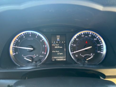 Used 2014 Toyota Highlander XLE AWD/4WD image 16