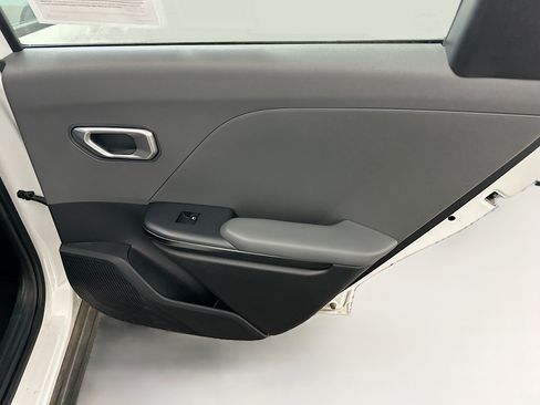 Used 2025 Kia K4 FWD image 31