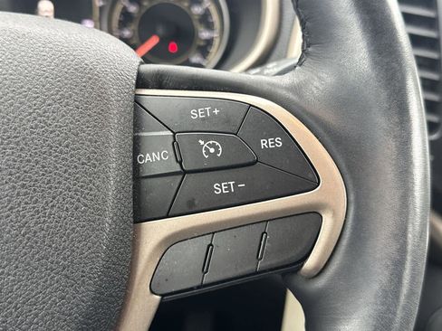 Used 2014 Jeep Cherokee Latitude w/ Cold Weather Group image 19