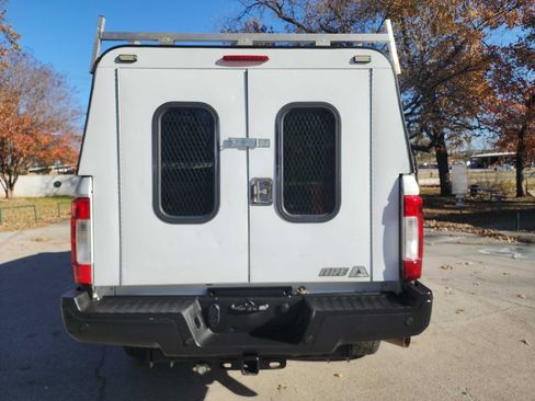 Used 2017 Ford F250 XL w/ Power Equipment Group image 5