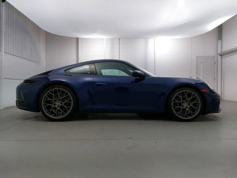 Certified 2025 Porsche 911 Carrera image 8