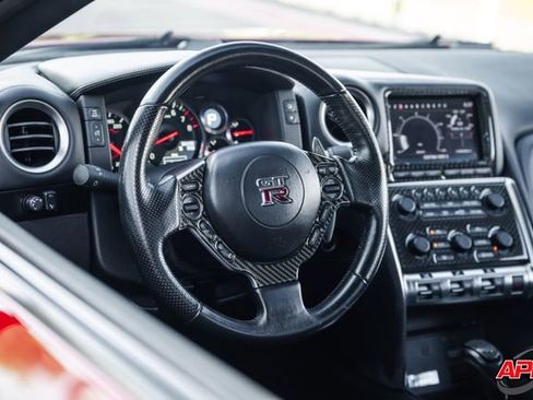 Used 2009 Nissan GT-R Premium AWD/4WD image 9