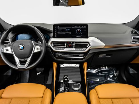 Used 2025 BMW X4 xDrive30i image 19