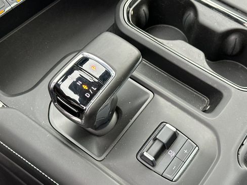 Used 2024 GMC Sierra 1500 AT4X image 32