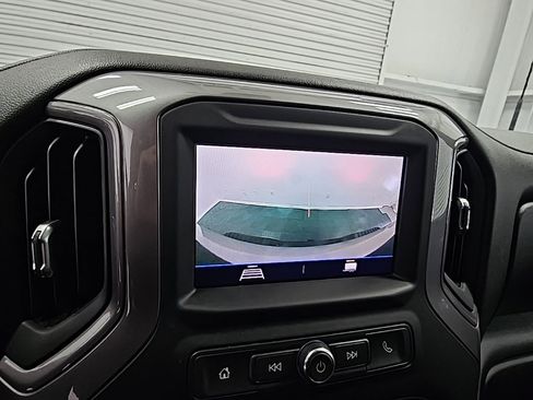 Used 2022 Chevrolet Silverado 2500 Custom w/ Custom Convenience Package image 15