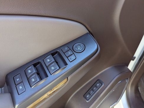 Used 2017 GMC Yukon Denali w/ Open Road Package image 12