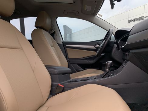 Used 2019 Volkswagen Jetta SE FWD image 35