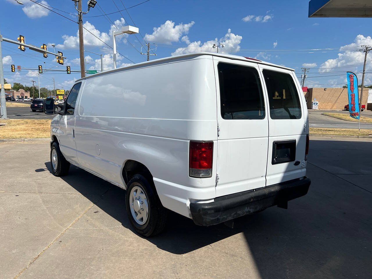 Used 2010 Ford E-150 and Econoline 150 RWD image 5