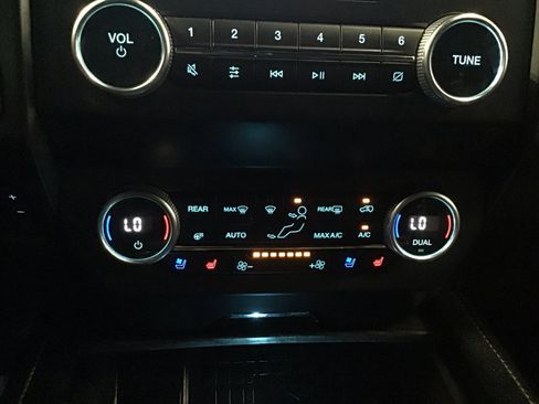 Used 2021 Ford Expedition Limited RWD image 18