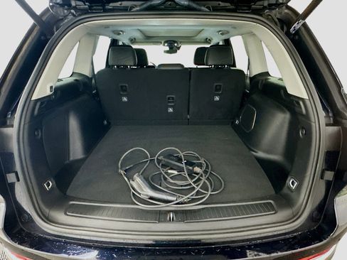 Used 2022 Jeep Grand Cherokee Limited 4xe w/ Luxury Tech Group II image 31