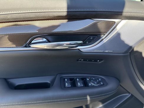 New 2025 Cadillac XT6 Premium Luxury w/ Platinum Package image 18