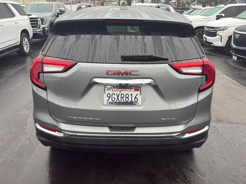 Used 2023 GMC Terrain SLT image 4