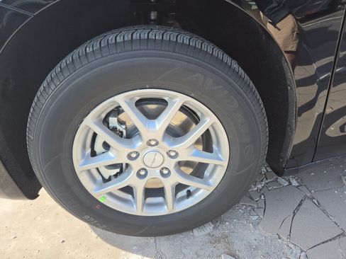 New 2027 Chrysler Pacifica Select FWD image 25