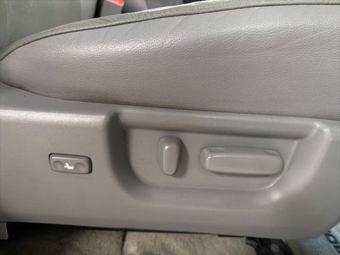 Used 2011 Toyota Sequoia Limited image 34