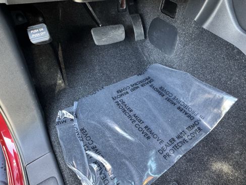 Used 2022 Nissan Frontier SV w/ Technology Package image 17