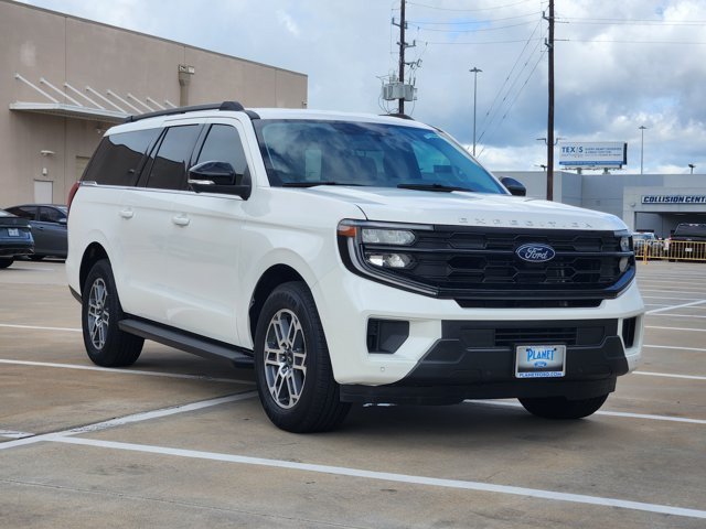New 2026 Ford Expedition Max Active RWD image 2