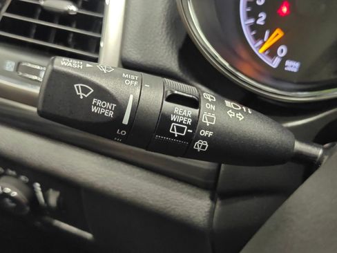 Used 2019 Jeep Grand Cherokee Altitude image 51