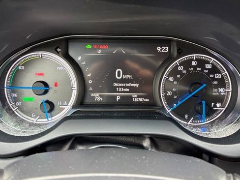 Used 2023 Toyota Venza XLE AWD/4WD image 15