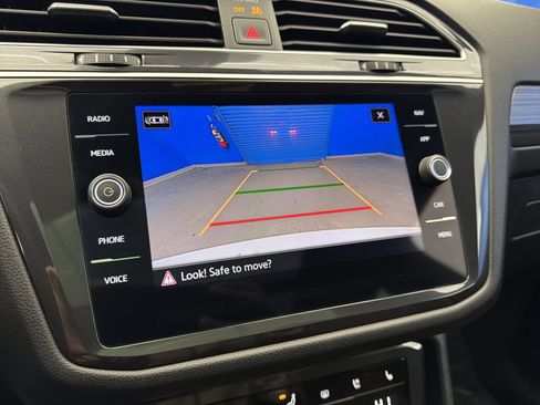 Used 2024 Volkswagen Tiguan SEL R-Line image 21