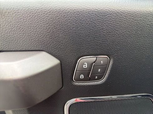 Used 2019 Ford F150 Platinum w/ Equipment Group 701A Luxury AWD/4WD image 16